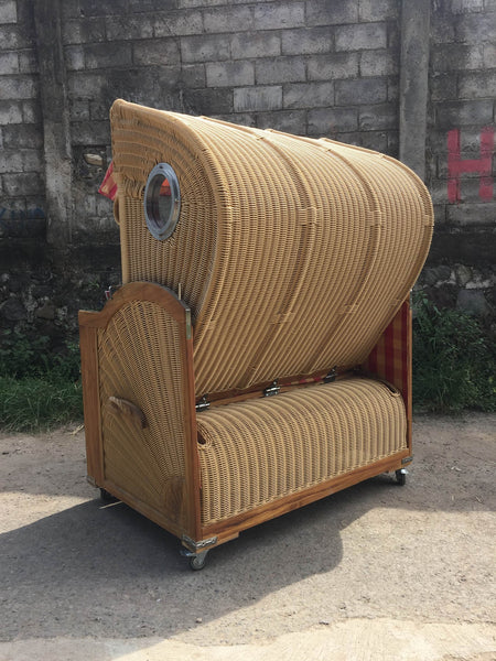 Traditional Teak Strandkorb with Bull Eye